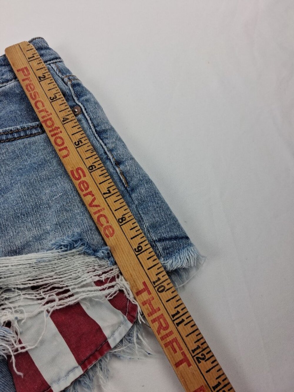 Massimo 4/27 Woman's Flag Stars/Stripes Mid Rise Shorts Frayed Cuff R17730 - Picture 7 of 8